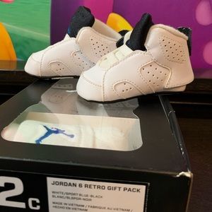 Jordan 6 Retro gift pack